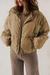 Wärmende Damen-Winterjacke mit Kapuze