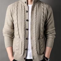 Weiche Herren-Strickjacke mit Knopfleiste