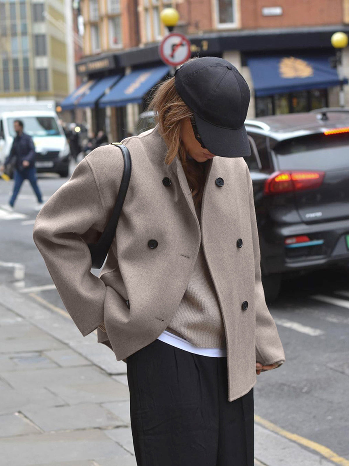 Trendige, weitgefasste Jacke mit Knopfverschluss für Damen